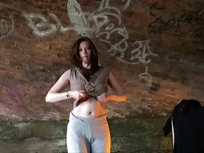Dorm Attack! vídeo (Luna Star, vídeo pornô mulher transando no banheiro Nikki Delano, Lizzie Tucker)