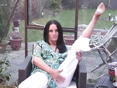Vídeo Bubbly Beauties (Molly Cavalli, video sexo com homem Sunni Mayweather)