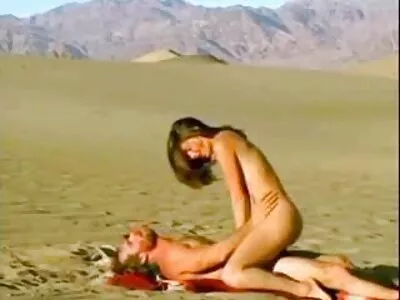 Vídeo de vídeo de pornô mulher transando com Two Cocks For Cassandra (Cassandra Cruz)