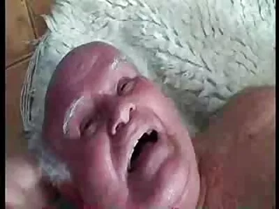 Vídeo de Quem Diz Que Eu Sou Muito vídeo pornô de duas mulheres transando Velho Para Brincar Com Brinquedos (Michelle Monroe)