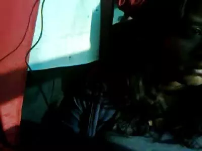Vídeo de The Men In Plastic Masks (Nikki video de duas mulheres fazendo sexo Sexx, Alanah Rae)