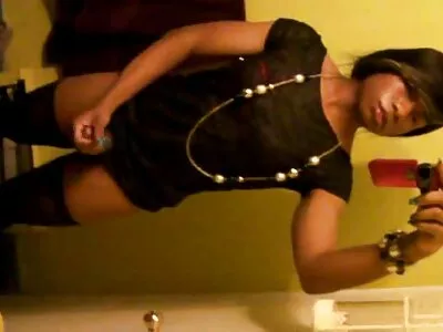 Vídeo de Nina Elle In My Friends Hot Mom video de sexo homem com homem (Richie Black)