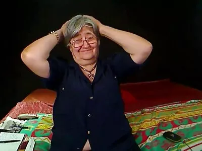 Vídeo Galactical Ass (Brittany vídeo pornô de velha transando Shae)