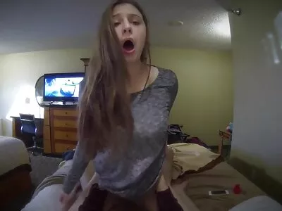 Vídeo Slipping vídeo pornô com mulheres transando Off The Sun Dress (Antonya)